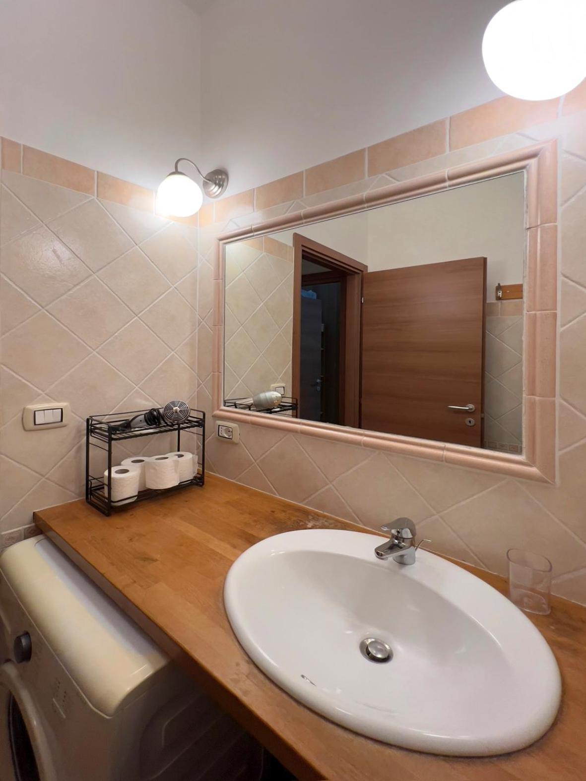 Spacious Apartment Near St Peter'S Church ローマ エクステリア 写真